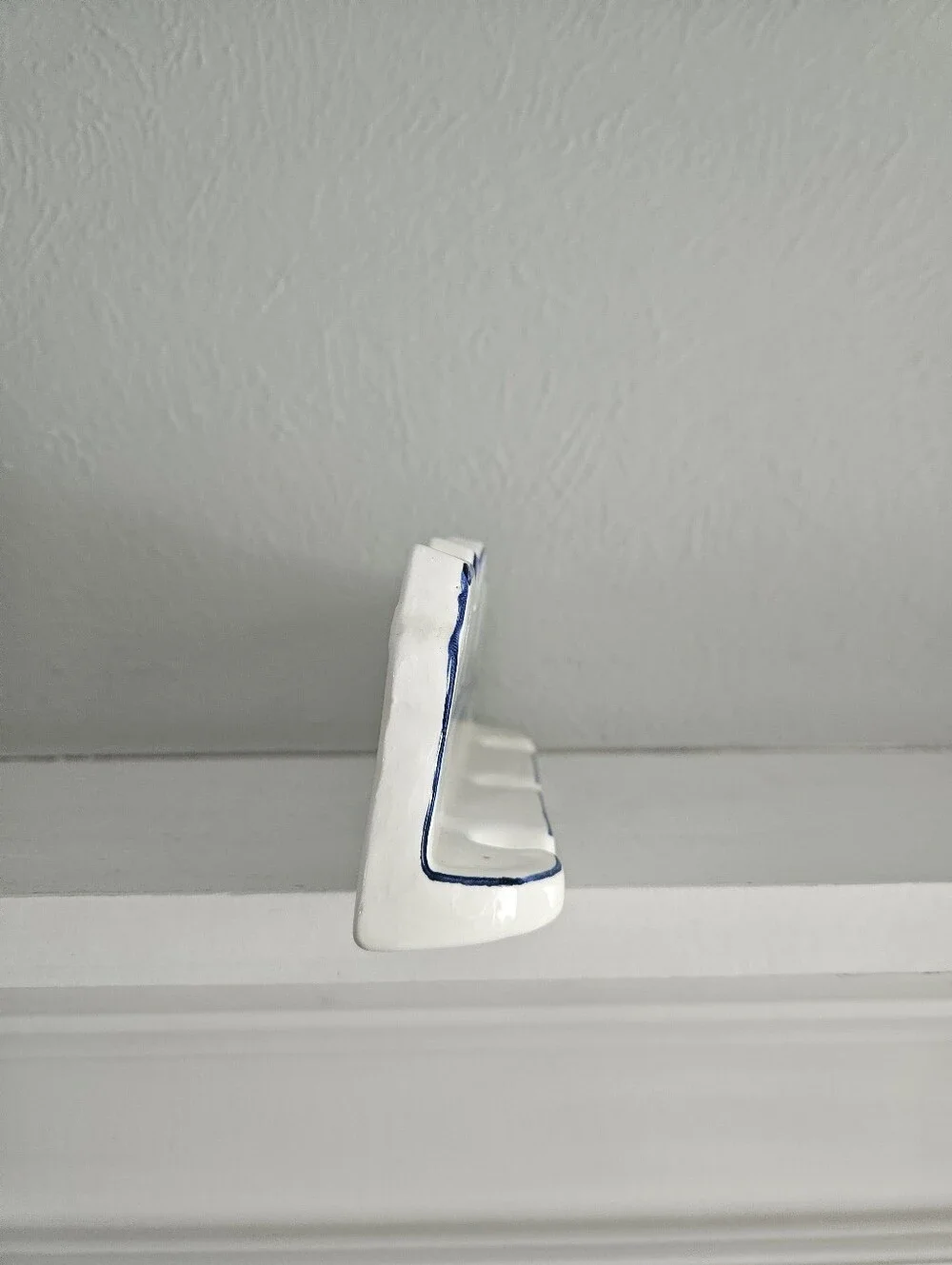 Vintage Delft Blue Ceramic Decorative Wall Mounted Toothbrush/Brush Holder